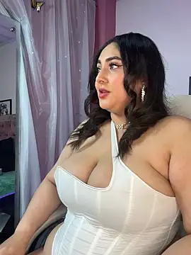 Snapshot of Selenee23 chatting on 04/24/26, 11:34 Selenee23 online show from 04/24/26, 11:34