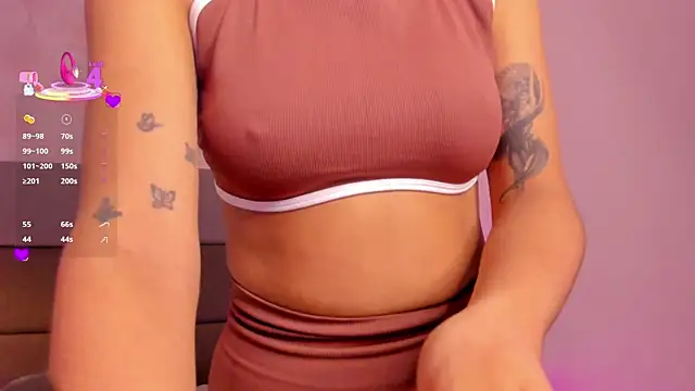 Snapshot of mia_h_ chatting on 04/15/26, 12:23 mia h online show from 04/15/26, 12:23