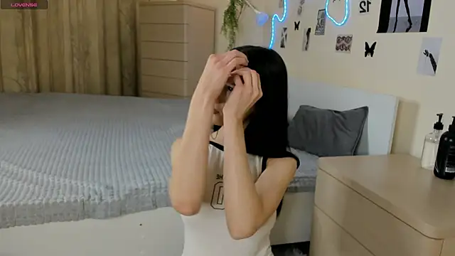 Snapshot of DaisyPillow chatting on 03/14/26, 09:09 DaisyPillow online show from 03/14/26, 09:09