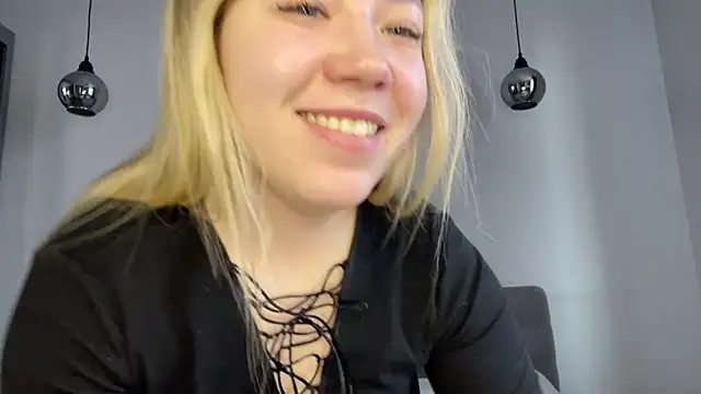 Snapshot of alyrasun chatting on 03/14/26, 06:08 alyrasun online show from 03/14/26, 06:08