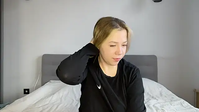 Snapshot of alyrasun chatting on 03/15/26, 05:57 alyrasun online show from 03/15/26, 05:57