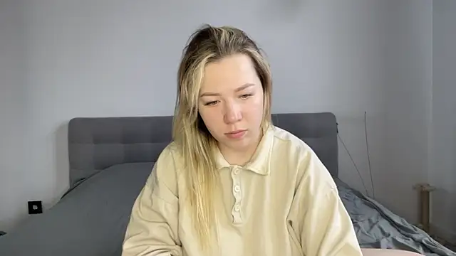 Snapshot of alyrasun chatting on 03/24/26, 06:07 alyrasun online show from 03/24/26, 06:07