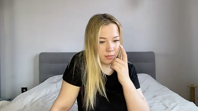 Snapshot of alyrasun chatting on 04/21/26, 07:14 alyrasun online show from 04/21/26, 07:14