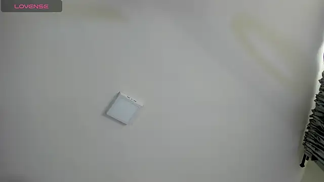 Snapshot of Lele_669 chatting on 03/17/26, 03:04 Lele 669 online show from 03/17/26, 03:04