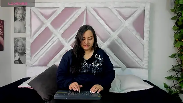 Snapshot of Lele_669 chatting on 03/24/26, 01:54 Lele 669 online show from 03/24/26, 01:54