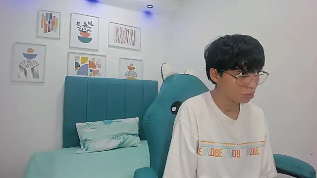 Snapshot of ivyheat3 chatting on 03/12/26, 12:00 ivyheat3 online show from 03/12/26, 12:00