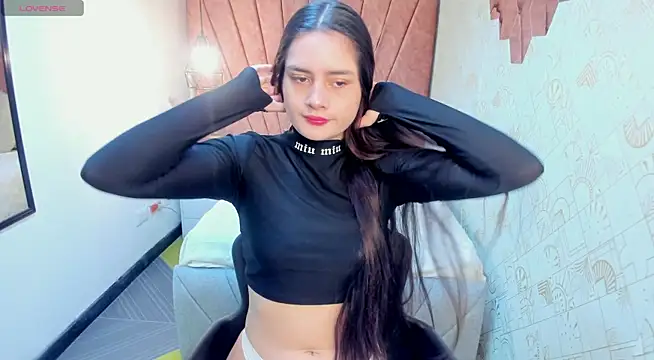 Snapshot of Zoe__Taylor__ chatting on 04/17/26, 11:57 Zoe Taylor online show from 04/17/26, 11:57
