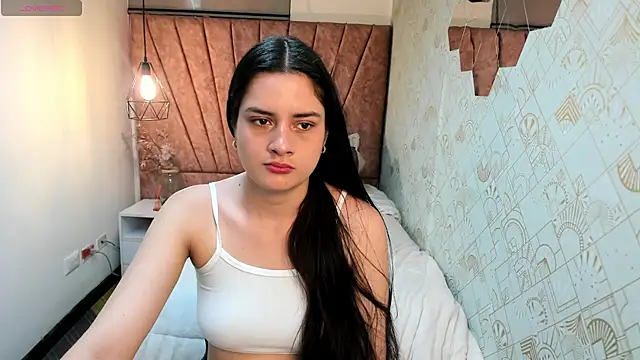 Snapshot of Zoe__Taylor__ chatting on 04/23/26, 12:15 Zoe Taylor online show from 04/23/26, 12:15