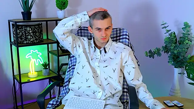 Snapshot of Magic_Storms chatting on 03/17/26, 02:53 Magic Storms online show from 03/17/26, 02:53