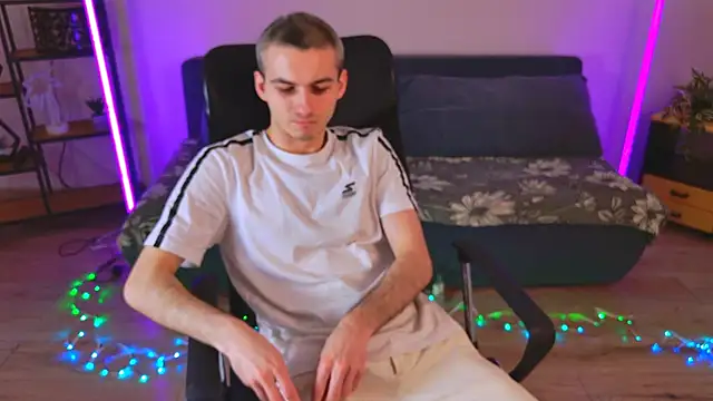 Snapshot of Magic_Storms chatting on 03/22/26, 12:36 Magic Storms online show from 03/22/26, 12:36