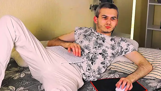 Snapshot of Magic_Storms chatting on 03/28/26, 05:23 Magic Storms online show from 03/28/26, 05:23