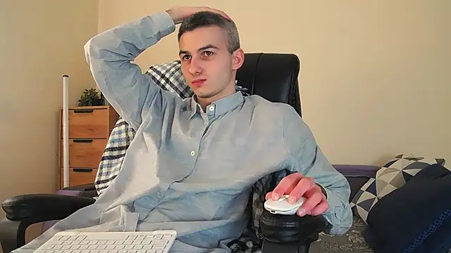 Snapshot of Magic_Storms chatting on 04/11/26, 10:30 Magic Storms online show from 04/11/26, 10:30