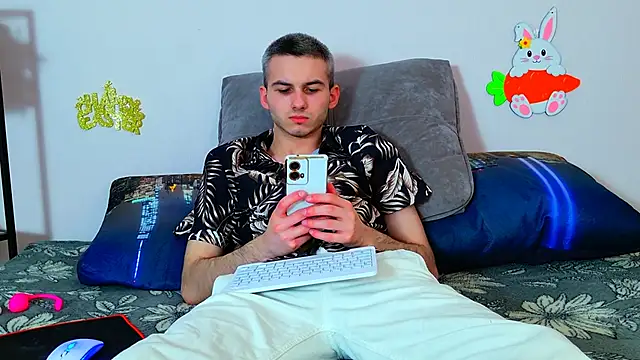 Snapshot of Magic_Storms chatting on 04/13/26, 07:08 Magic Storms online show from 04/13/26, 07:08