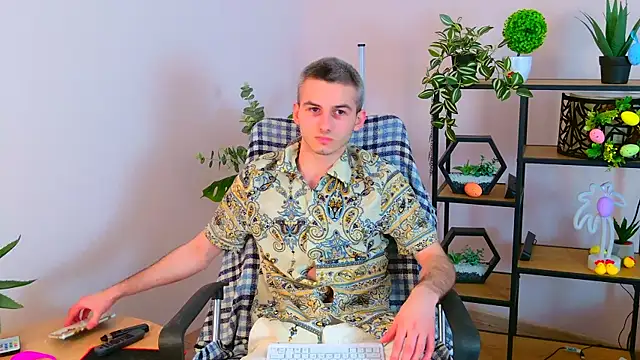 Snapshot of Magic_Storms chatting on 04/14/26, 07:09 Magic Storms online show from 04/14/26, 07:09