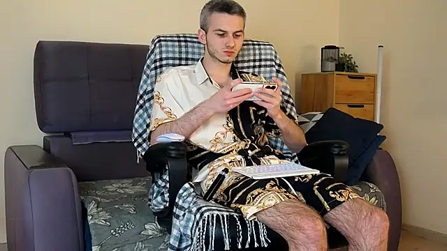 Snapshot of Magic_Storms chatting on 04/20/26, 01:30 Magic Storms online show from 04/20/26, 01:30