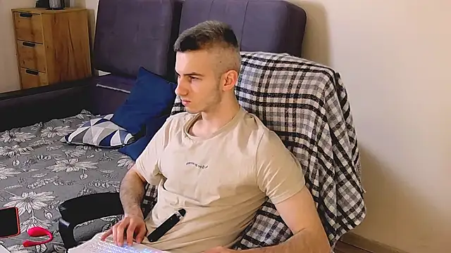 Snapshot of Magic_Storms chatting on 04/25/26, 02:03 Magic Storms online show from 04/25/26, 02:03