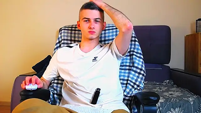 Snapshot of Magic_Storms chatting on 04/27/26, 12:08 Magic Storms online show from 04/27/26, 12:08