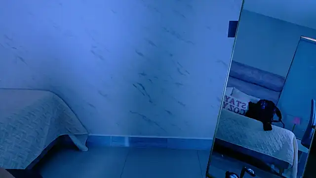 Snapshot of MiiaCullens chatting on 03/19/26, 12:31 MiiaCullens online show from 03/19/26, 12:31