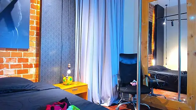 Snapshot of Sienna_Dark chatting on 03/12/26, 11:27 Sienna Dark online show from 03/12/26, 11:27