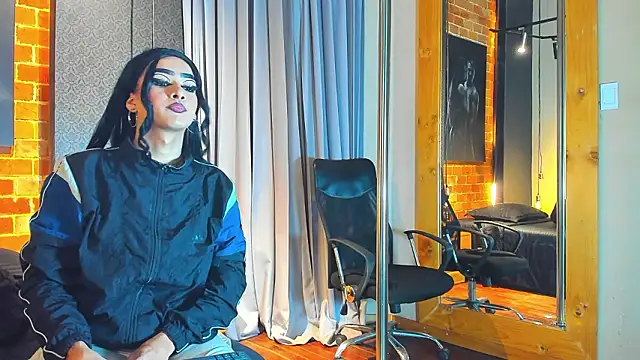 Snapshot of Sienna_Dark chatting on 03/14/26, 11:15 Sienna Dark online show from 03/14/26, 11:15