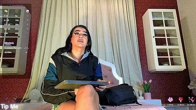 Snapshot of Sienna_Dark chatting on 04/17/26, 11:02 Sienna Dark online show from 04/17/26, 11:02