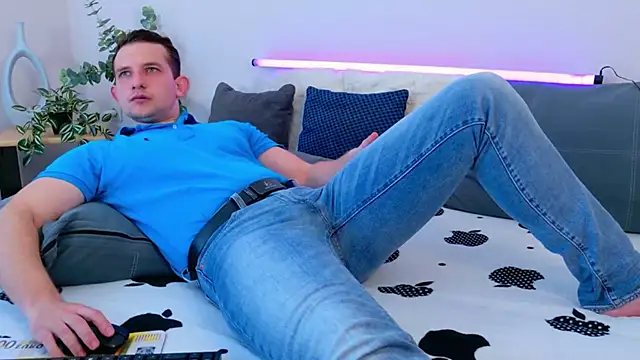 Snapshot of Jimmy_Doss chatting on 03/15/26, 12:44 Jimmy Doss online show from 03/15/26, 12:44