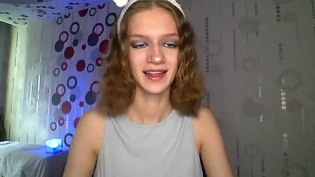 Snapshot of Chrissy_Joyful chatting on 04/04/26, 05:06 Chrissy Joyful online show from 04/04/26, 05:06