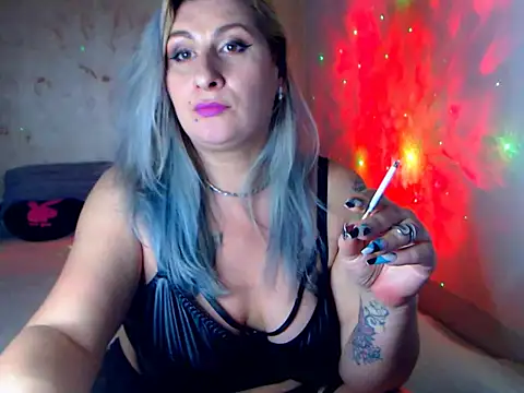 Snapshot of LilLux chatting on 03/22/26, 12:25 LilLux online show from 03/22/26, 12:25