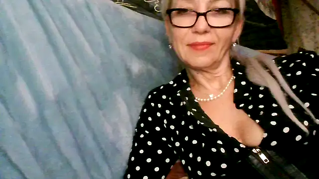 Snapshot of AlisaAngell chatting on 04/11/26, 02:49 AlisaAngell online show from 04/11/26, 02:49