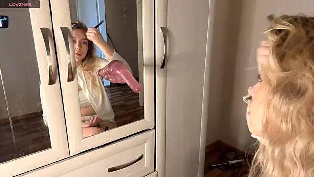 Snapshot of WonderedFlair chatting on 04/21/26, 07:58 WonderedFlair online show from 04/21/26, 07:58