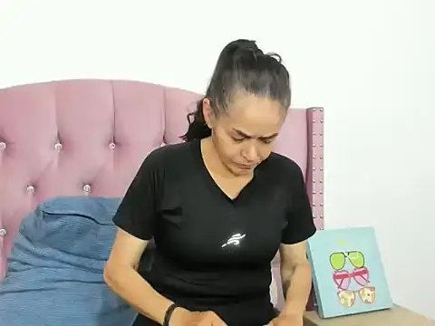 Liz Grettel online show from 03/27/26, 06:07