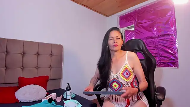 Snapshot of Liz_Grettel chatting on 07/12/26, 03:25 Liz Grettel online show from 07/12/26, 03:25