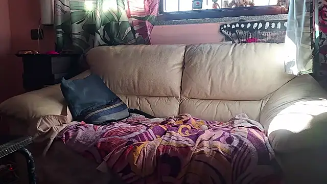 Snapshot of bellad0nna chatting on 03/31/26, 08:15 bellad0nna online show from 03/31/26, 08:15