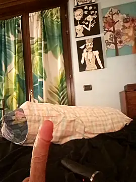 Snapshot of bellad0nna chatting on 04/12/26, 02:05 bellad0nna online show from 04/12/26, 02:05