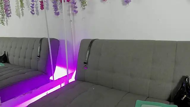 Snapshot of Petite_Artemis chatting on 03/28/26, 01:38 Petite Artemis online show from 03/28/26, 01:38