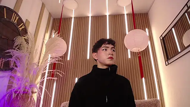 Cristopher Wild online show from 03/27/26, 05:56