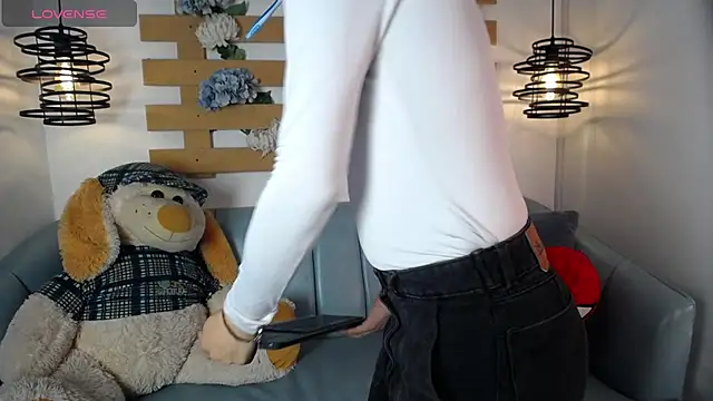 Cristopher Wild online show from 05/12/26, 08:39