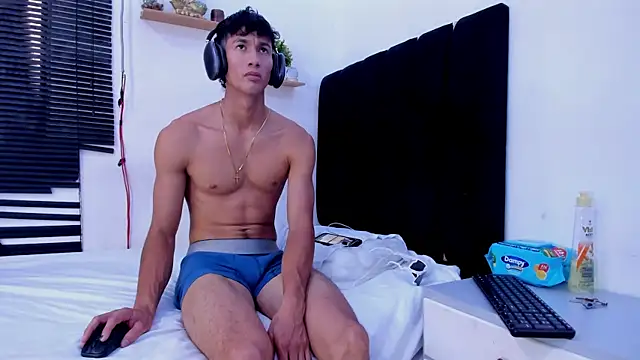 Snapshot of angel_boy02 chatting on 07/10/26, 09:06 angel boy02 online show from 07/10/26, 09:06