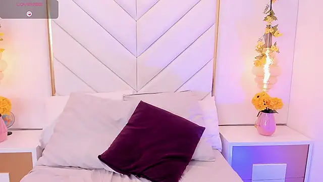 Snapshot of RosseSoler chatting on 04/13/26, 01:11 RosseSoler online show from 04/13/26, 01:11