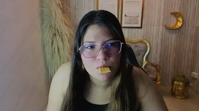 Snapshot of lucero_s1 chatting on 04/05/26, 12:57 lucero s1 online show from 04/05/26, 12:57