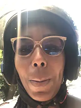 Snapshot of almaseductora chatting on 04/03/26, 04:49 almaseductora online show from 04/03/26, 04:49