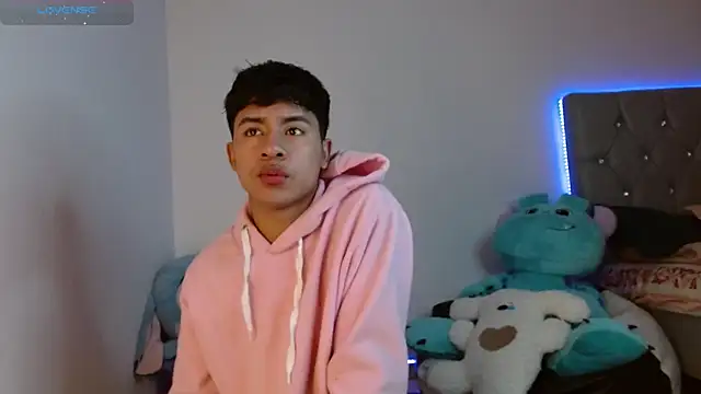 Snapshot of Sebas_fire4 chatting on 03/20/26, 03:28 Sebas fire4 online show from 03/20/26, 03:28