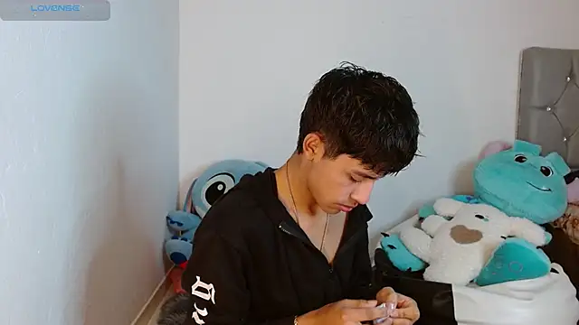 Snapshot of Sebas_fire4 chatting on 03/31/26, 02:06 Sebas fire4 online show from 03/31/26, 02:06