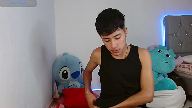 Snapshot of Sebas_fire4 chatting on 04/10/26, 03:45 Sebas fire4 online show from 04/10/26, 03:45