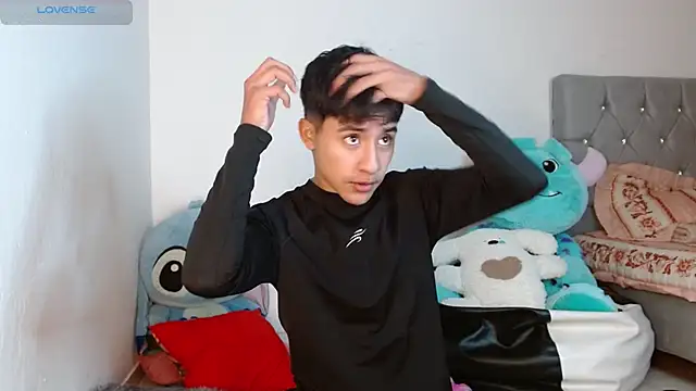 Snapshot of Sebas_fire4 chatting on 04/11/26, 04:11 Sebas fire4 online show from 04/11/26, 04:11