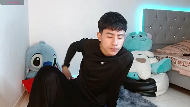 Snapshot of Sebas_fire4 chatting on 04/16/26, 08:53 Sebas fire4 online show from 04/16/26, 08:53