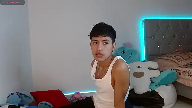 Snapshot of Sebas_fire4 chatting on 04/18/26, 09:48 Sebas fire4 online show from 04/18/26, 09:48