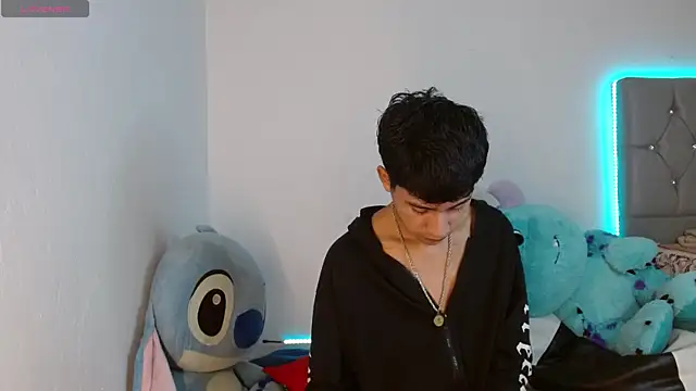 Snapshot of Sebas_fire4 chatting on 04/19/26, 10:01 Sebas fire4 online show from 04/19/26, 10:01