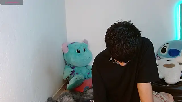 Snapshot of Sebas_fire4 chatting on 04/22/26, 10:22 Sebas fire4 online show from 04/22/26, 10:22