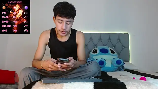Snapshot of Sebas_fire4 chatting on 05/26/26, 10:17 Sebas fire4 online show from 05/26/26, 10:17